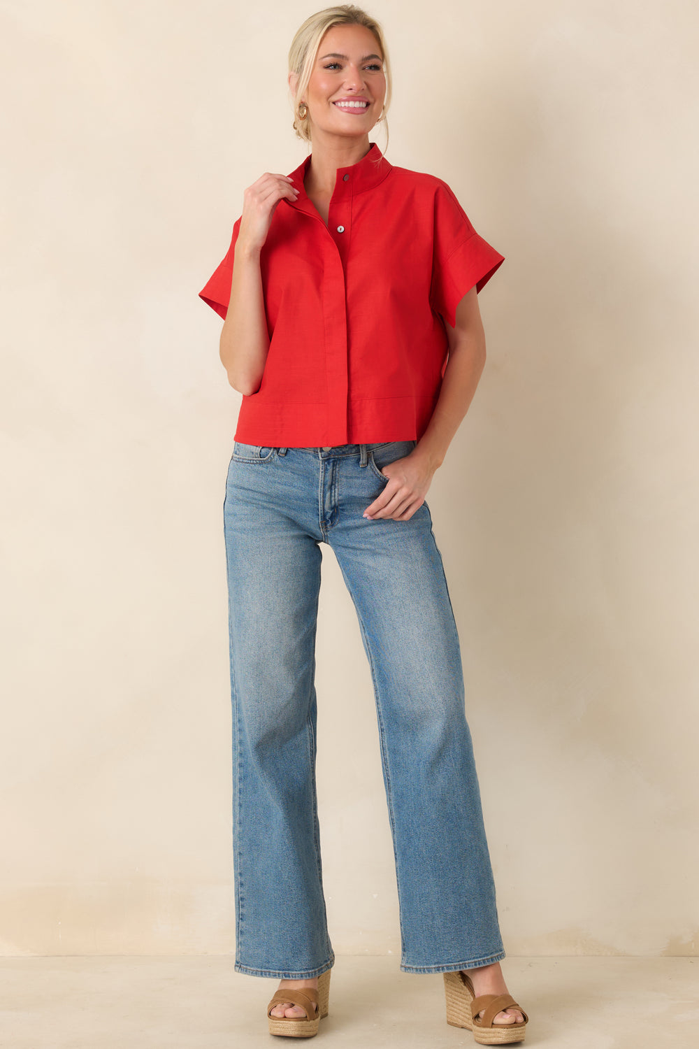 Boxy-Red-Top-With-Streamlined-Lightweight-Breathable-Fabric