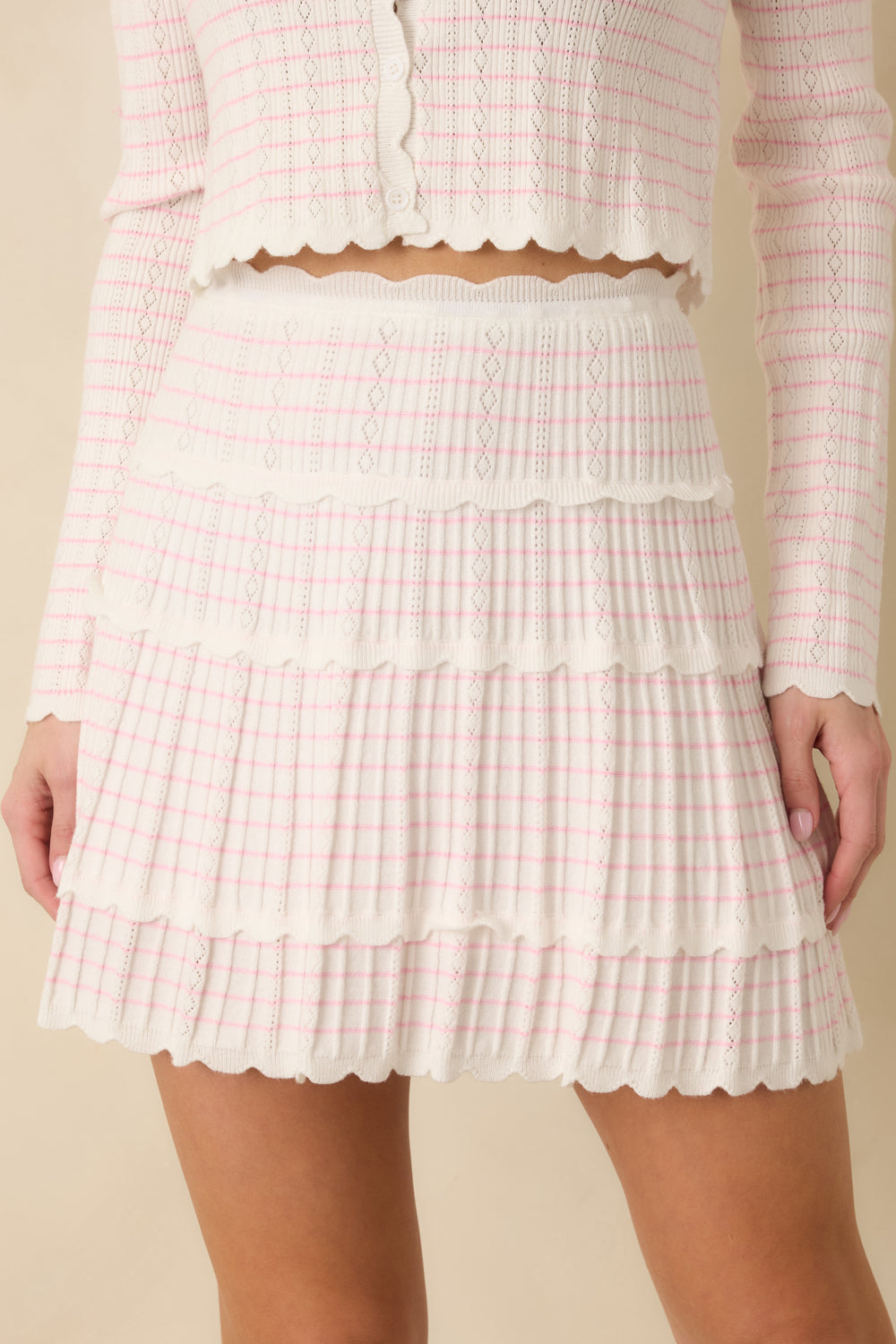 Close-Detail-Showing-The-Scalloped-Trim-And-Pink-Stripe-Pattern