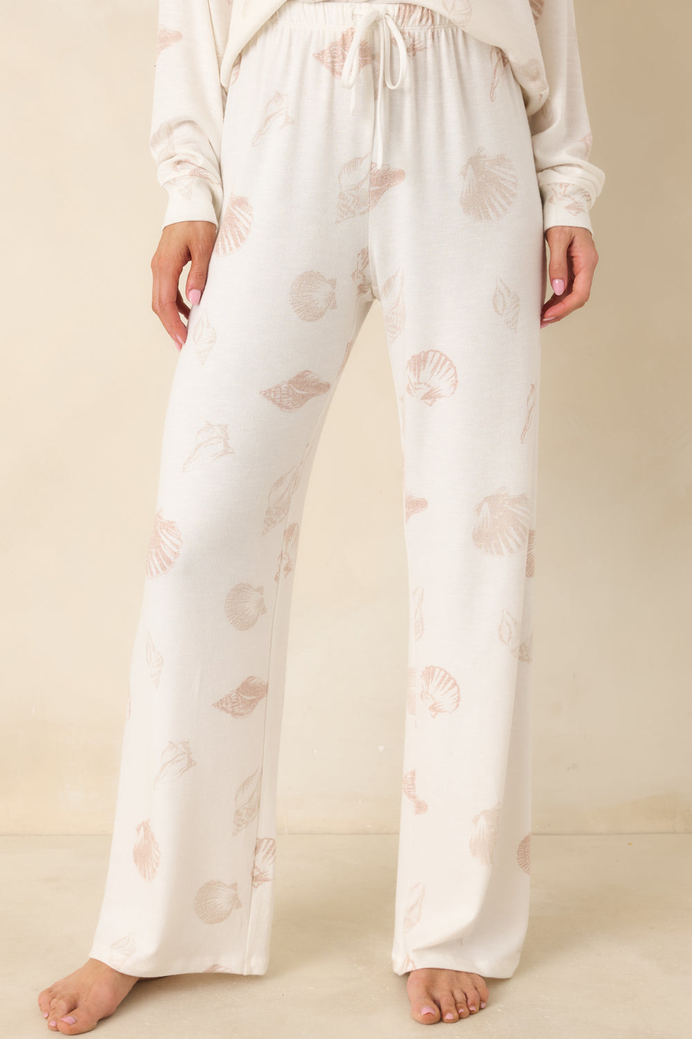 Close-View-Ivory-Shorts-Elastic-Waistband-Relaxed-Drape