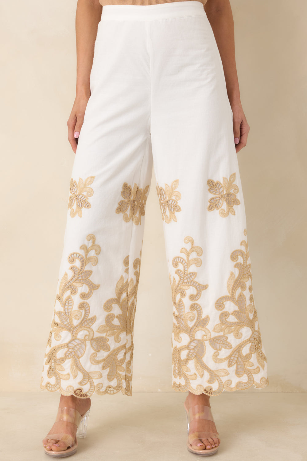 Close-View-Of-Ivory-Waistband-And-High-Rise-Fit