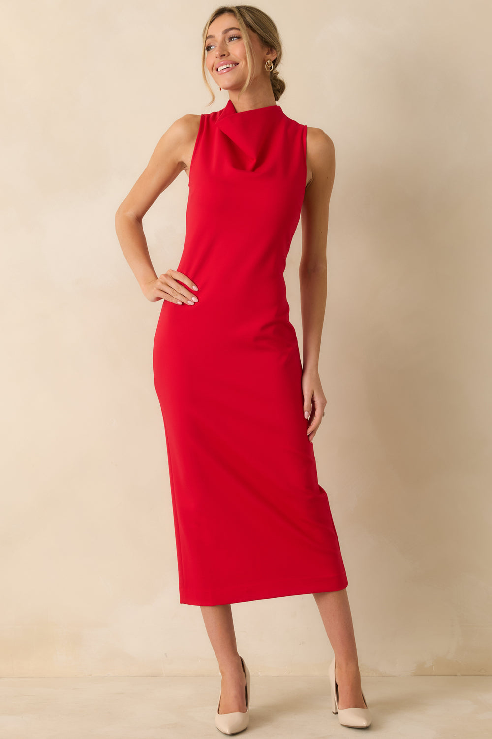 Form-Fitting-Red-Sleeveless-Dress-Bodycon-High-Neck-Silhouette