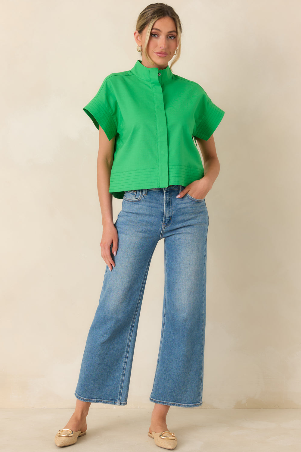 Green-Cotton-Top-With-A-Boxy-Silhouette-And-Short-Sleeves
