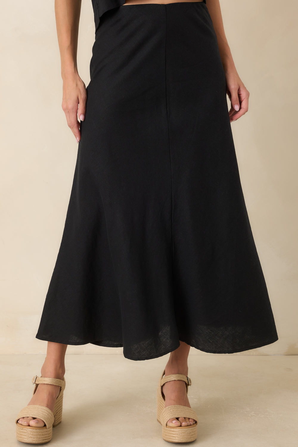 High-Rise-Elastic-Waistband-Skirt-Detail