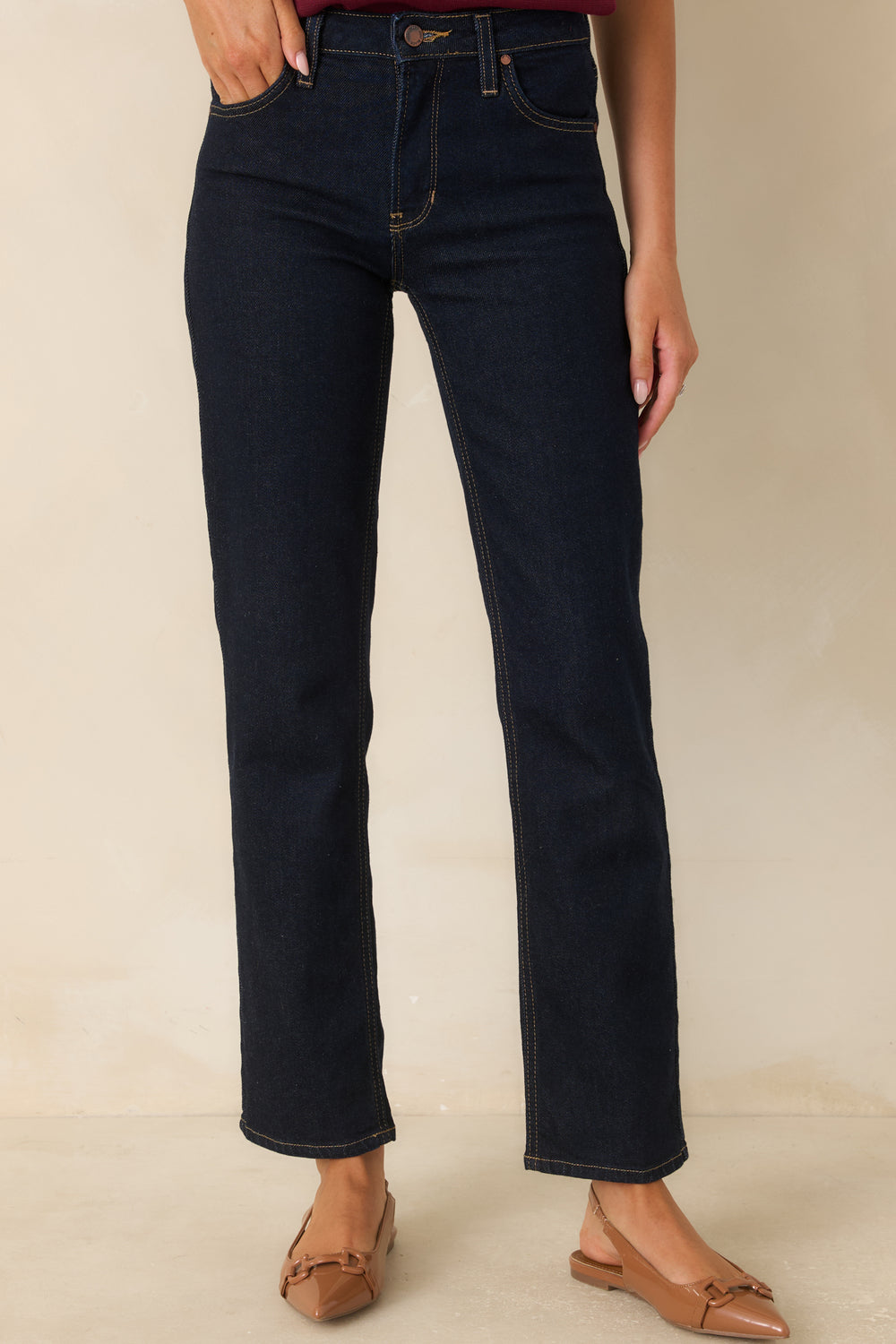 High-Rise-Waistband-Zipper-Fly-Detail