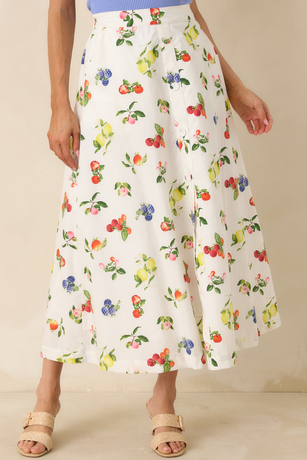 Ivory-Cotton-Fabric-Skirt-Showcasing-Colorful-Fruit-Motifs