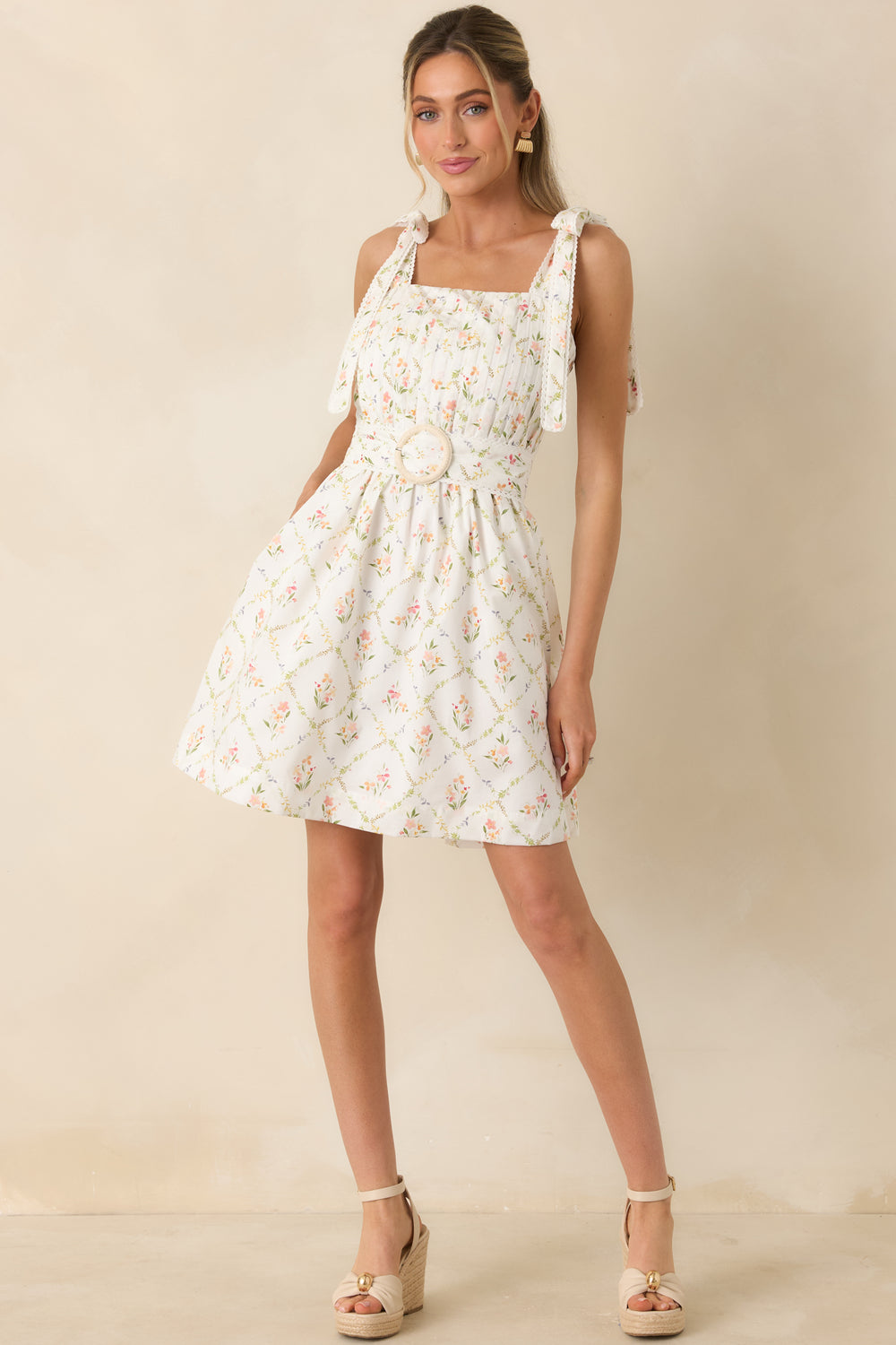 Lightweight-Cotton-Mini-Dress-With-Adjustable-Straps-And-Structured-Bodice