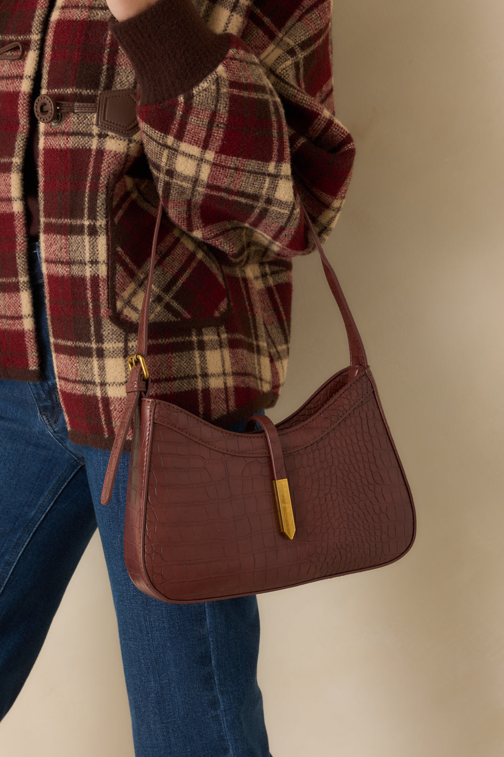 Look-At-The-Croc-Texture-And-Refined-Hardware-Details