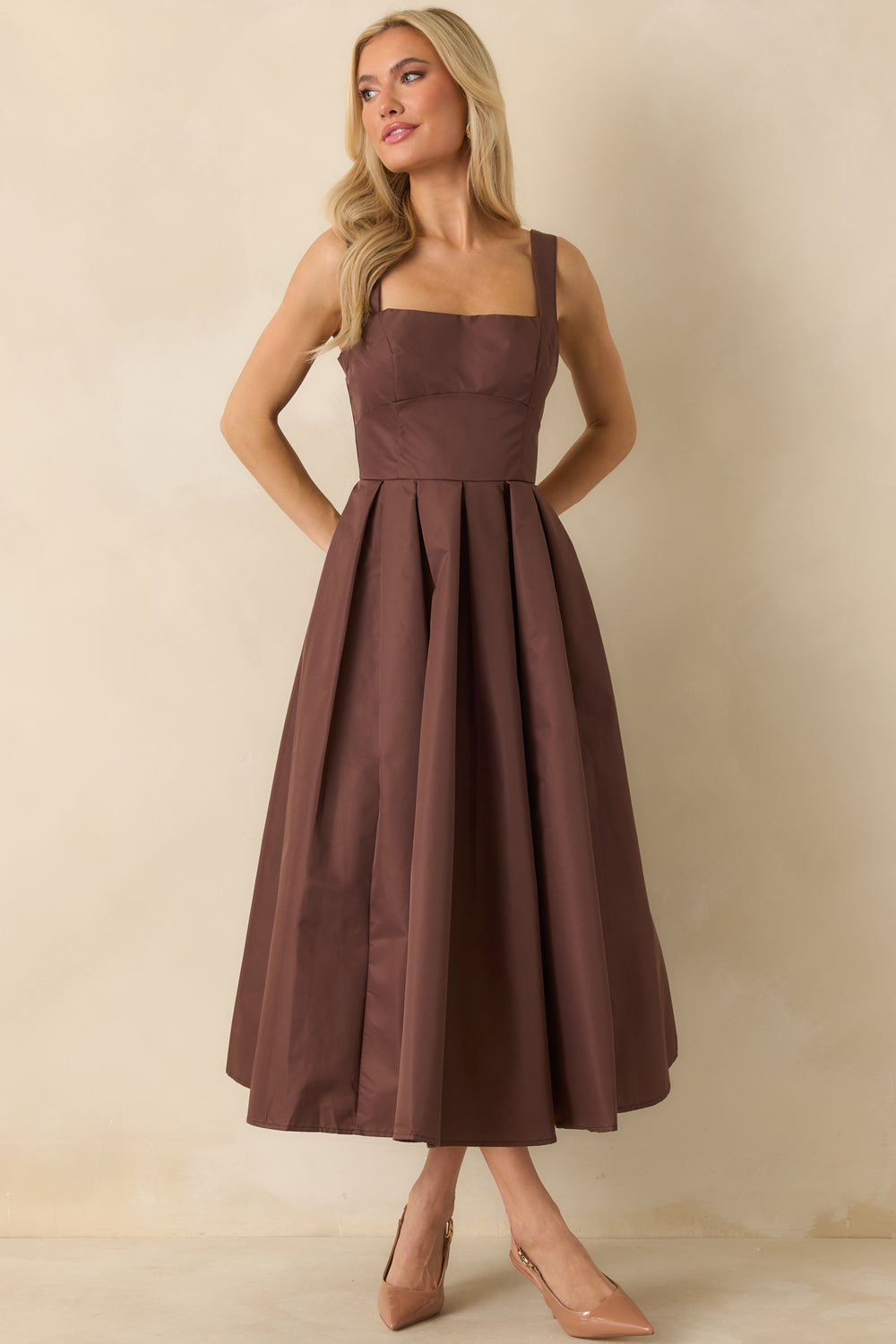 Sleeveless-Midi-Dress-Square-Neckline-Fitted-Bodice-Pleated-Skirt