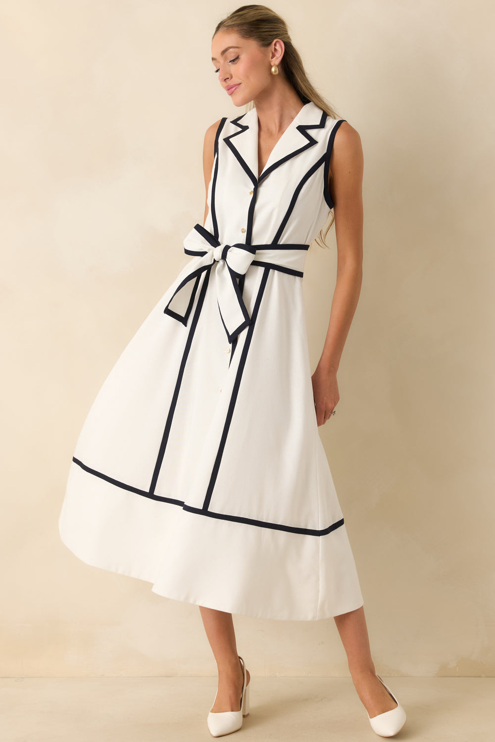 Sleeveless-Midi-Dress-With-Notched-Collar-And-Belt