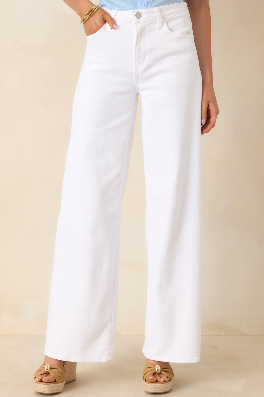 White-Jeans-Highlighting-The-High-Rise-Waistband