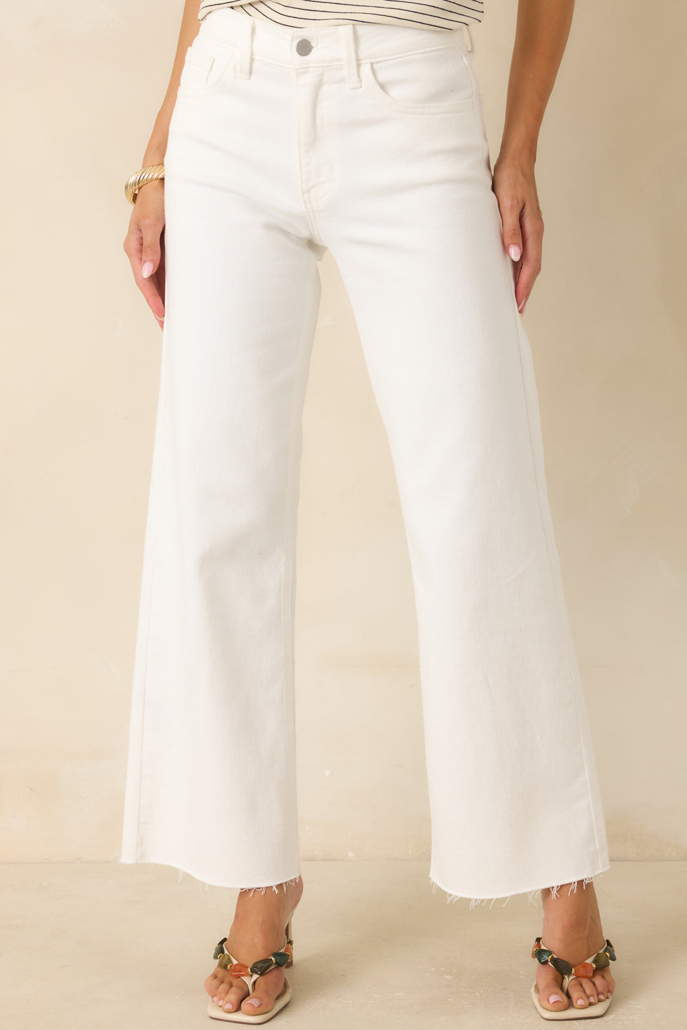 White-Jeans-Waistband-Pocket-Details