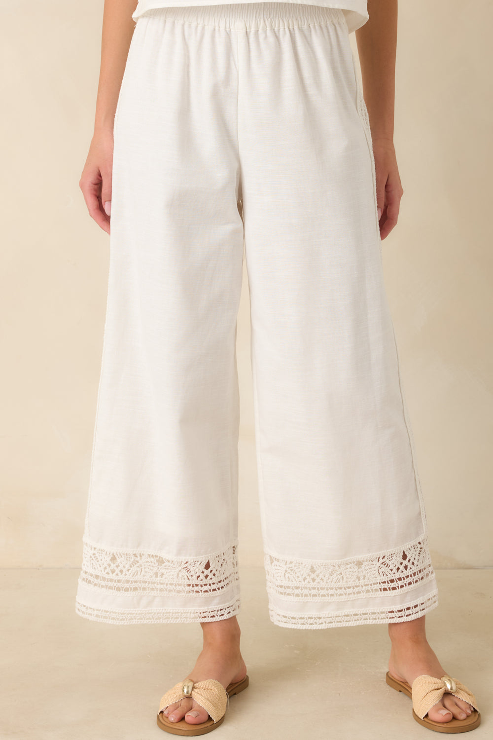 White-Pants-Elastic-Waistband-Soft-Stretch-Construction-Detail