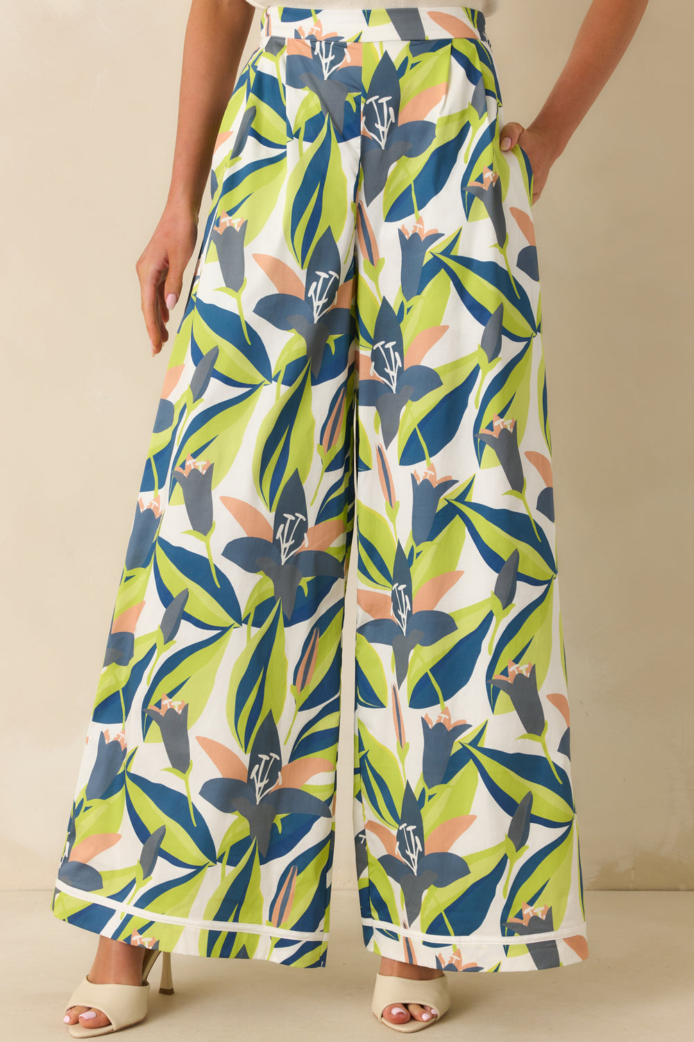 prosperina-graphic-garden-multicolor-floral-print-wide-leg-pants-front-close-up