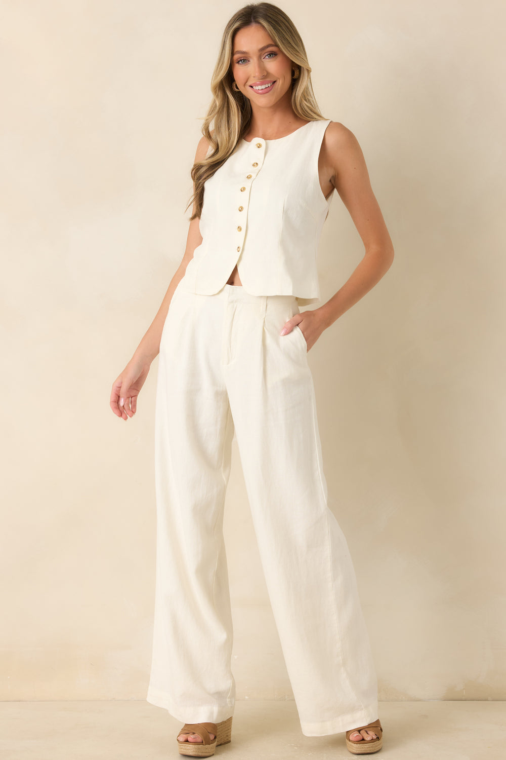 womens-ivory-linen-blend-vest-on-model-full-body